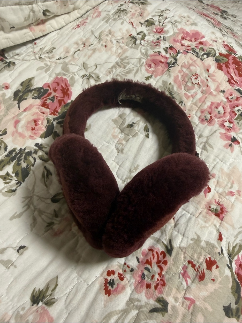 Ugh -Fur Ear Muffs - Burgundy